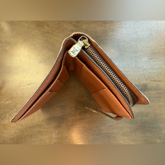 Louis Vuitton Authentic Compact Zip Bifold Monogram Wallet - Picture 7 of 16